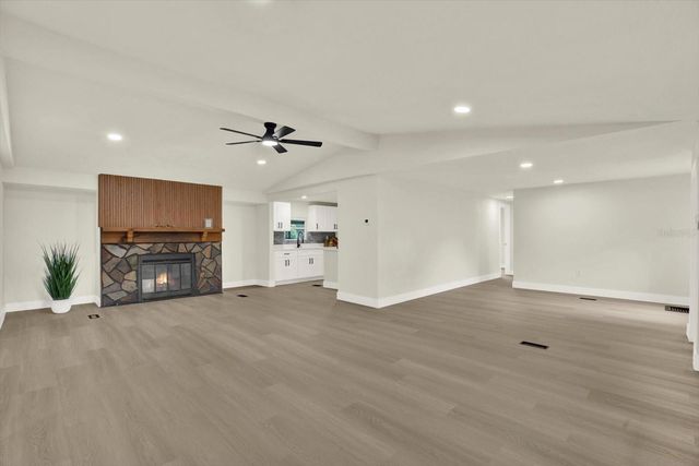 5801 MYRTLE LANE, Tampa, FL 33625