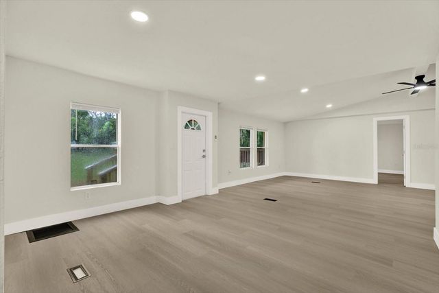 5801 MYRTLE LANE, Tampa, FL 33625