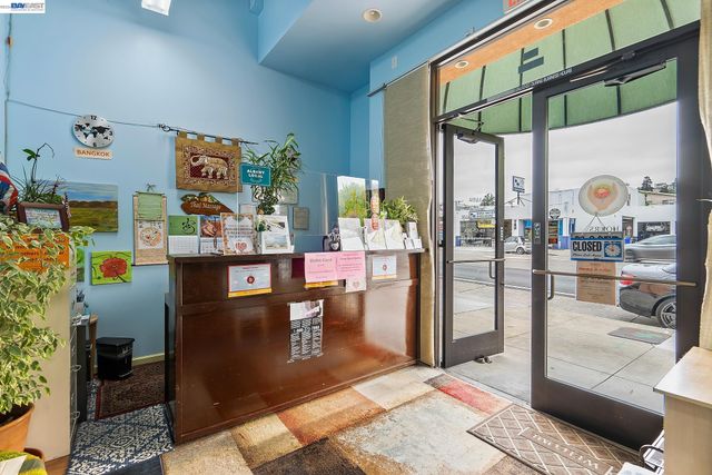 727 San Pablo Ave, Albany, CA 94706