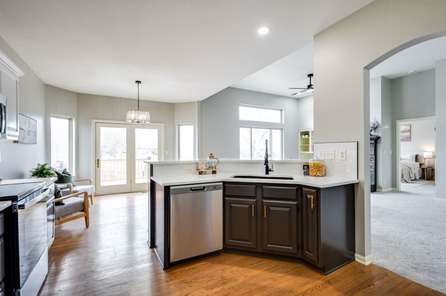 3163 N Lake Ridge Ct, Wichita, KS 67205