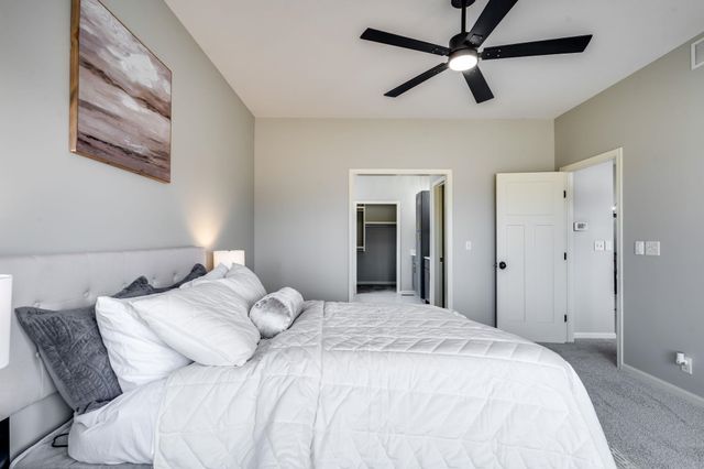 3163 N Lake Ridge Ct, Wichita, KS 67205