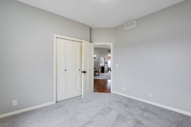 3163 N Lake Ridge Ct, Wichita, KS 67205