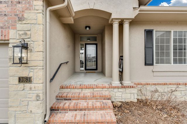 3163 N Lake Ridge Ct, Wichita, KS 67205