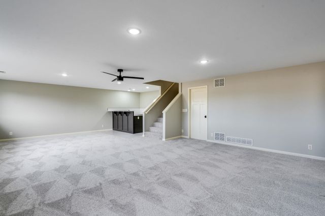 3163 N Lake Ridge Ct, Wichita, KS 67205