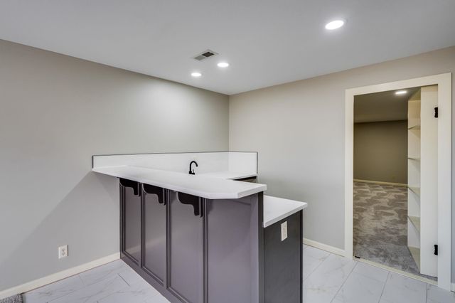 3163 N Lake Ridge Ct, Wichita, KS 67205