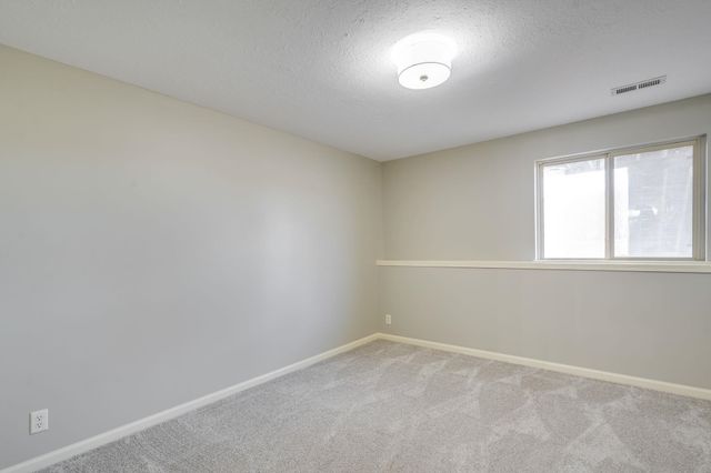 3163 N Lake Ridge Ct, Wichita, KS 67205