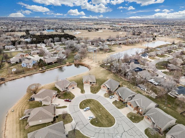 3163 N Lake Ridge Ct, Wichita, KS 67205