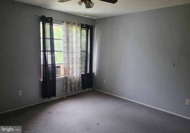 2 BRIAN CT, New Castle, DE 19720