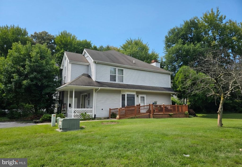 2 BRIAN CT, New Castle, DE 19720