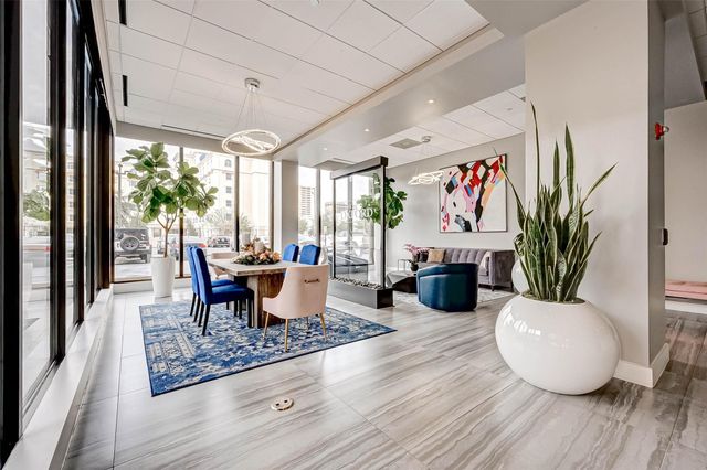 5150 Hidalgo Street 402, Houston, TX 77056