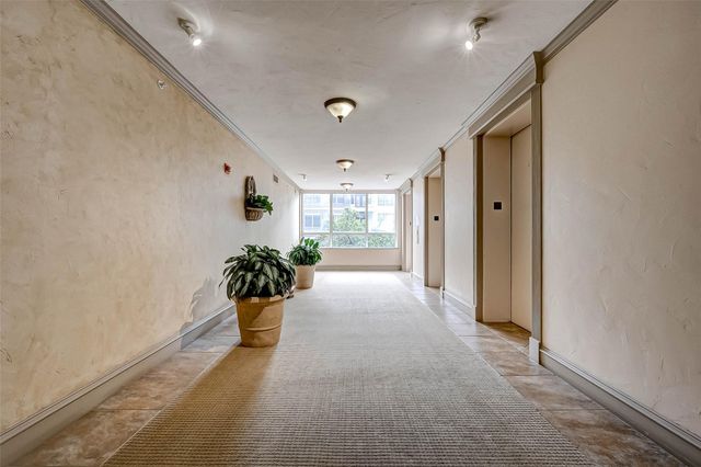 5150 Hidalgo Street 402, Houston, TX 77056