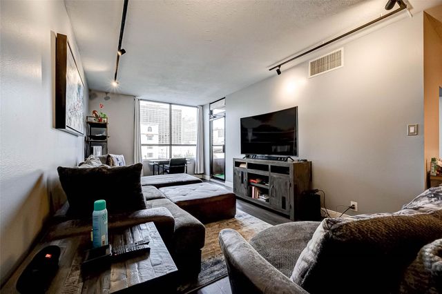 5150 Hidalgo Street 402, Houston, TX 77056