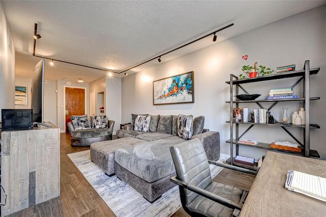 5150 Hidalgo Street 402, Houston, TX 77056