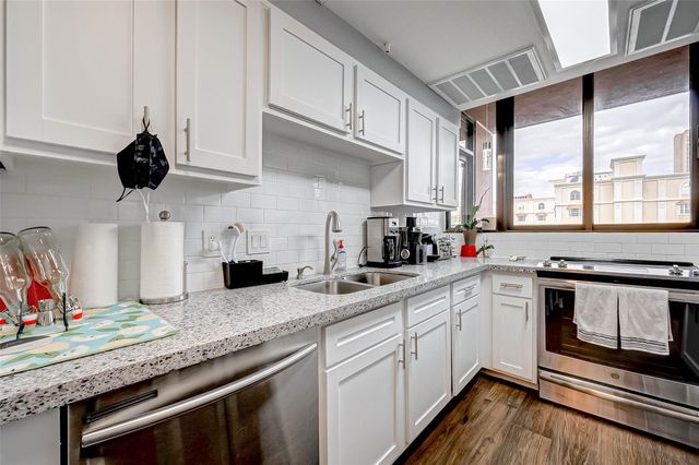 5150 Hidalgo Street 402, Houston, TX 77056