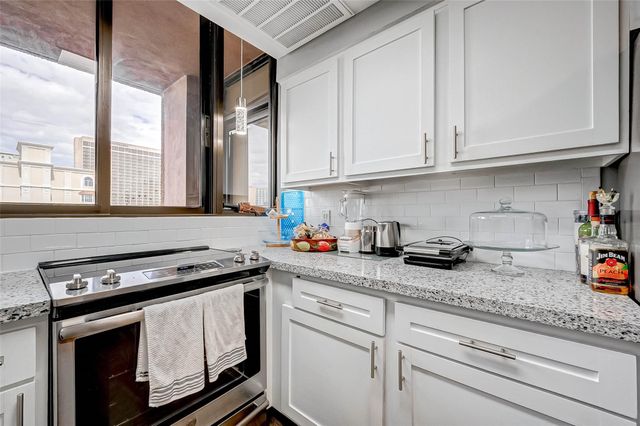 5150 Hidalgo Street 402, Houston, TX 77056
