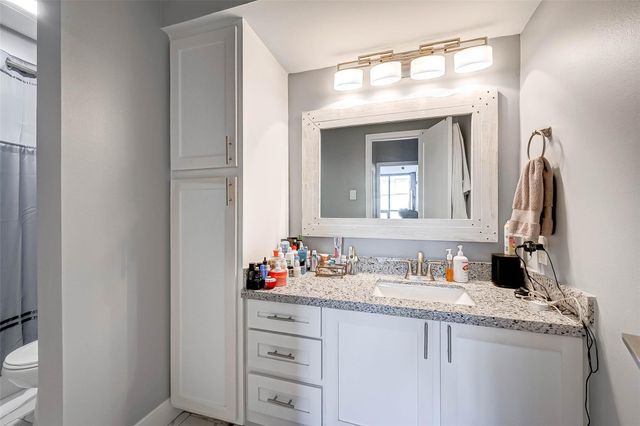 5150 Hidalgo Street 402, Houston, TX 77056