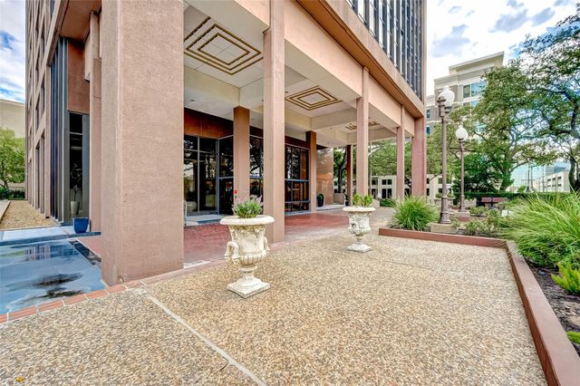 5150 Hidalgo Street 402, Houston, TX 77056