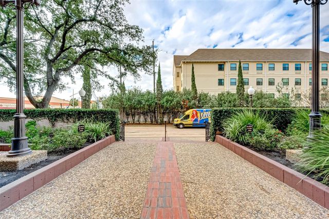 5150 Hidalgo Street 402, Houston, TX 77056