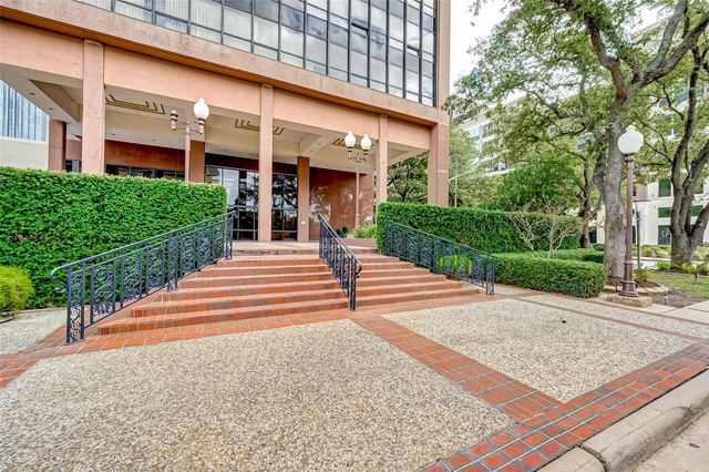 5150 Hidalgo Street 402, Houston, TX 77056