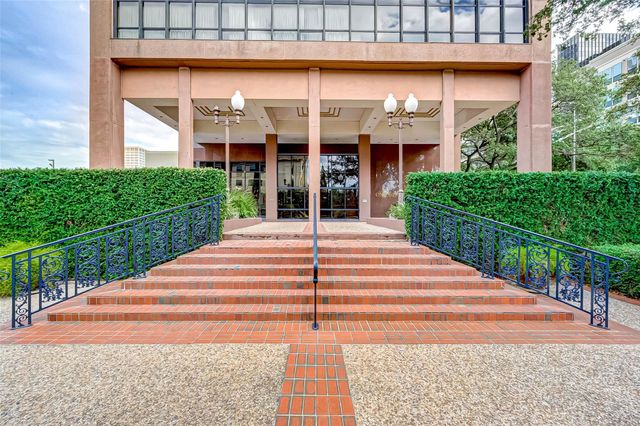 5150 Hidalgo Street 402, Houston, TX 77056