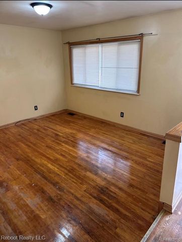 1617 Dillon Street, Saginaw, MI 48601