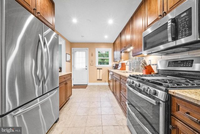 10600 SPRINGMANN DR, Fairfax, VA 22030