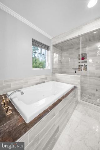 10600 SPRINGMANN DR, Fairfax, VA 22030