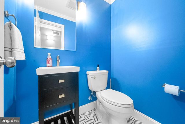 10600 SPRINGMANN DR, Fairfax, VA 22030