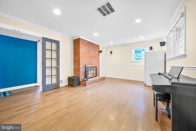 10600 SPRINGMANN DR, Fairfax, VA 22030