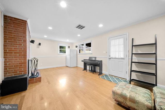 10600 SPRINGMANN DR, Fairfax, VA 22030