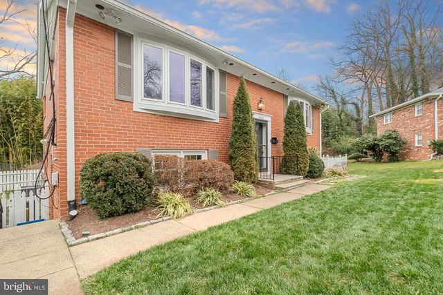 10600 SPRINGMANN DR, Fairfax, VA 22030