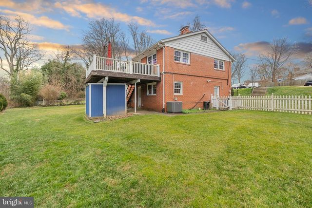 10600 SPRINGMANN DR, Fairfax, VA 22030