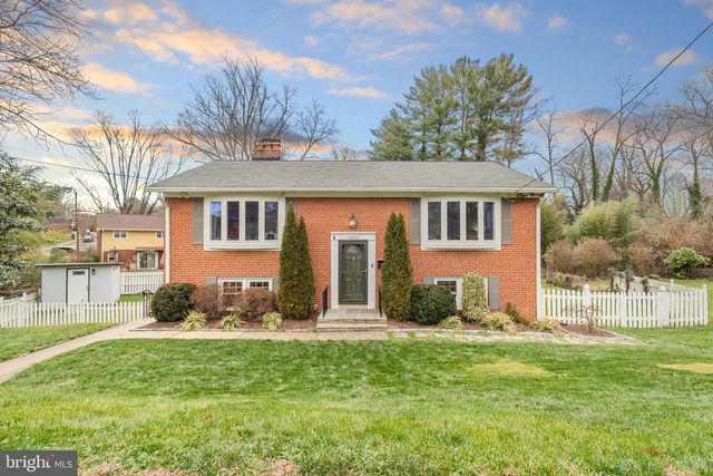 10600 SPRINGMANN DR, Fairfax, VA 22030