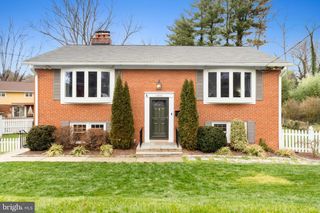 10600 SPRINGMANN DR, Fairfax, VA 22030