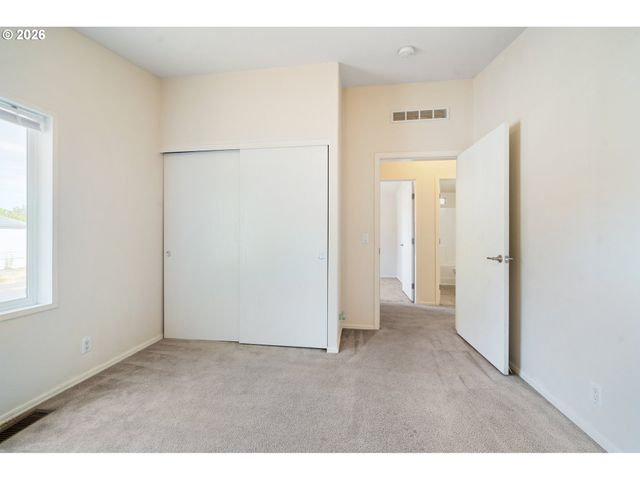 4802 Se 133RD Dr, Portland, OR 97236