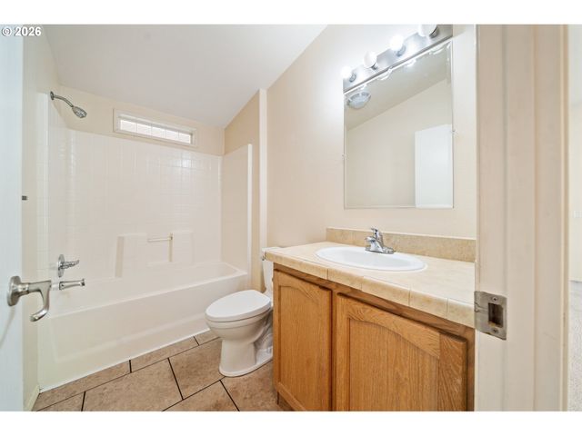 4802 Se 133RD Dr, Portland, OR 97236