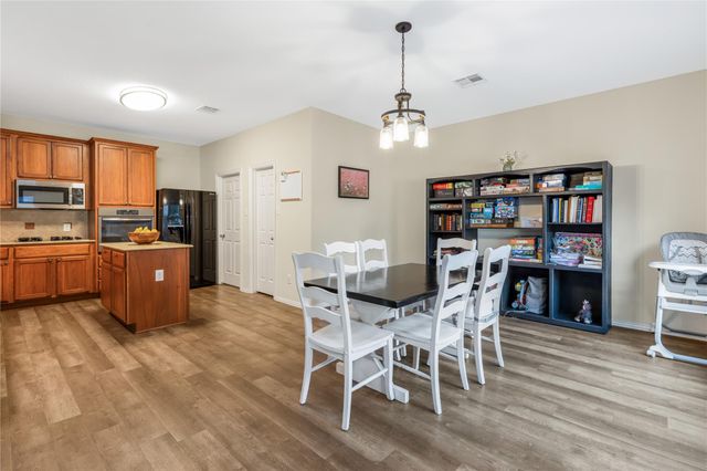 1009 Rutherford DR, Leander, TX 78641