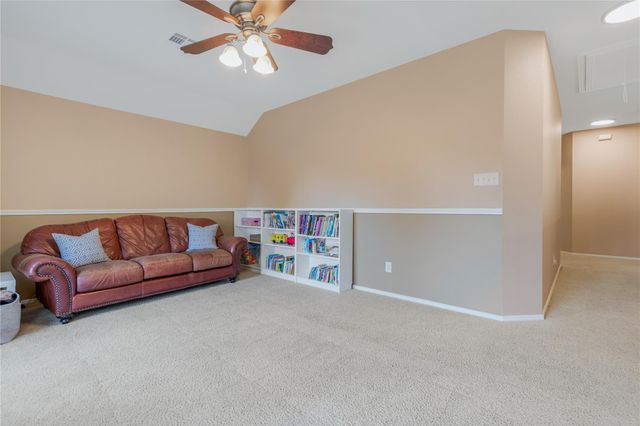 1009 Rutherford DR, Leander, TX 78641