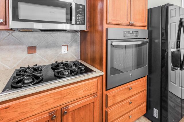 1009 Rutherford DR, Leander, TX 78641