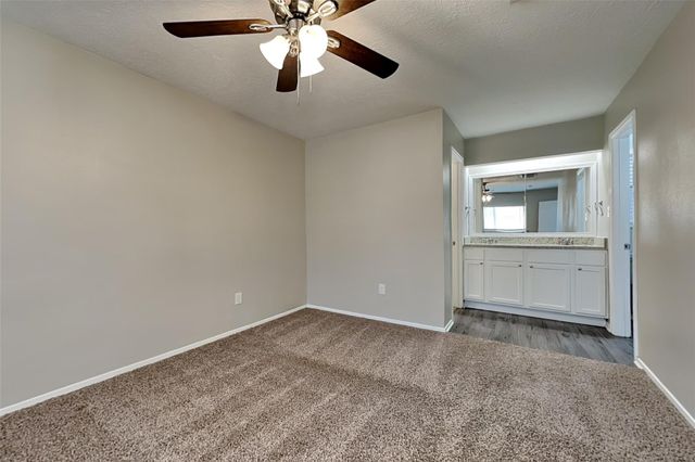 16854 Gleneagle Drive N, Conroe, TX 77385