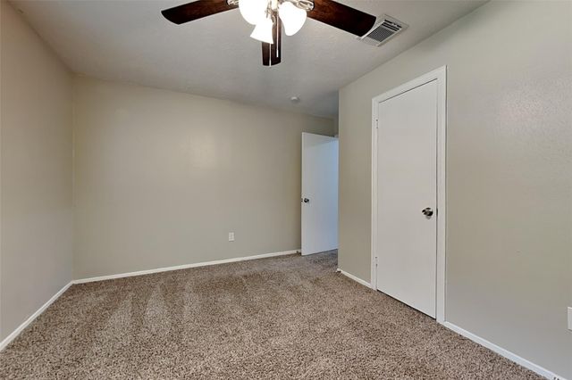 16854 Gleneagle Drive N, Conroe, TX 77385