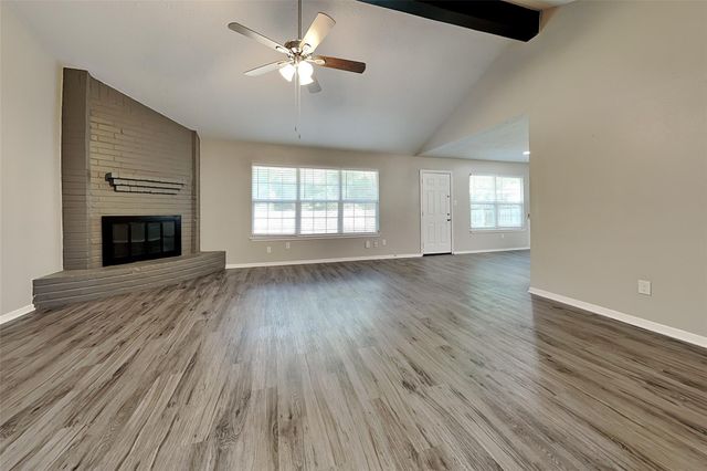 16854 Gleneagle Drive N, Conroe, TX 77385