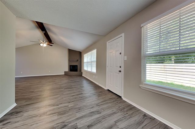 16854 Gleneagle Drive N, Conroe, TX 77385