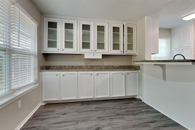 16854 Gleneagle Drive N, Conroe, TX 77385