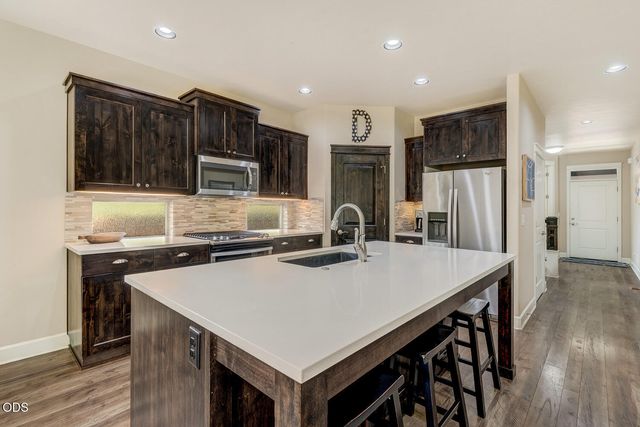 63177 NE Meridian Place, Bend, OR 97701