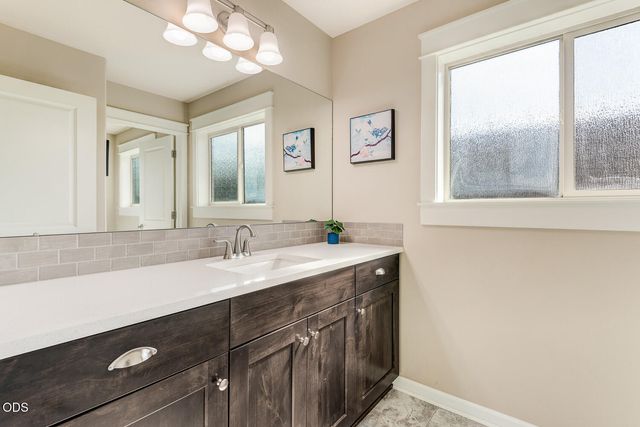 63177 NE Meridian Place, Bend, OR 97701