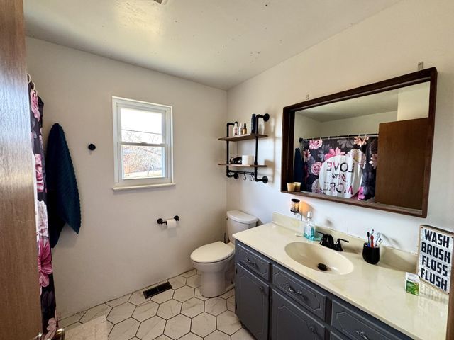 794 Kemmer Road, Spring City, TN 37381