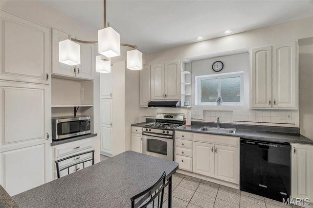 5620 Leona Street, St Louis, MO 63116