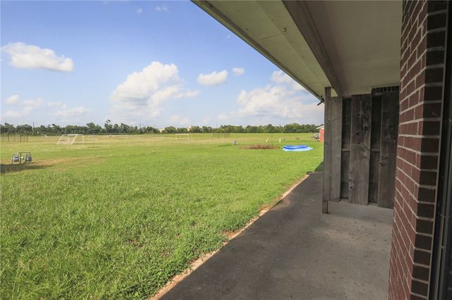 2223 W Roselawn Street, Rogers, AR 72756