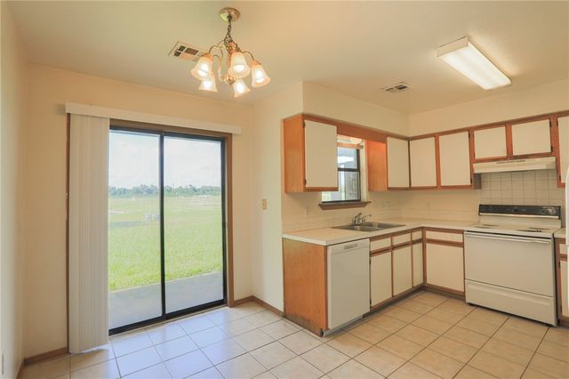 2223 W Roselawn Street, Rogers, AR 72756